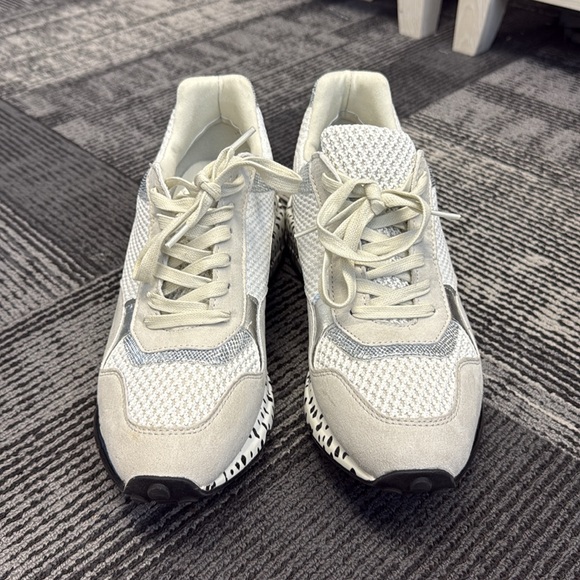 Steve Madden Sneakers - Picture 2 of 4